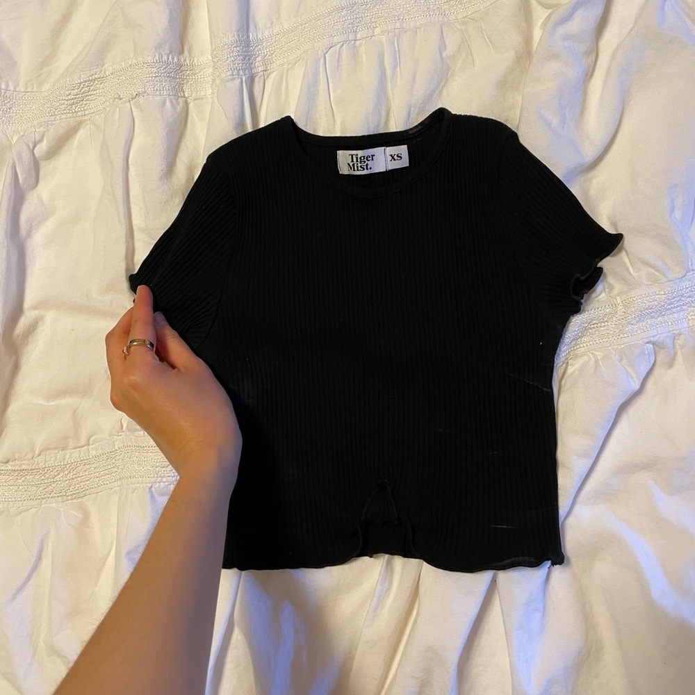 Tiger Mist Black Ribbed Crop Tee